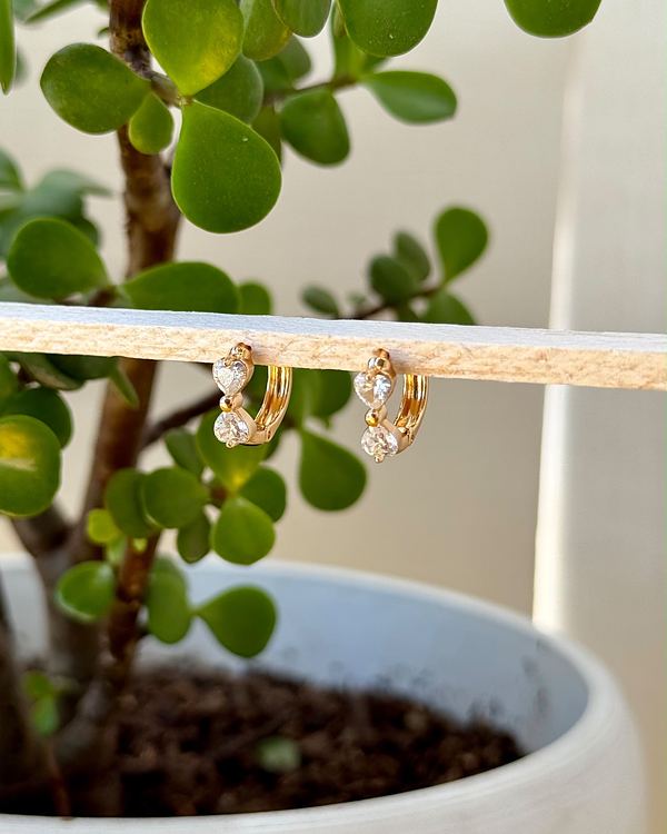 Aretes dormilona corazones de cristal