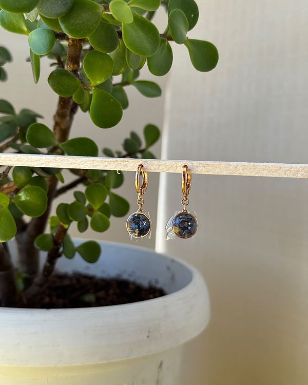 Aretes dormilona esfera azul