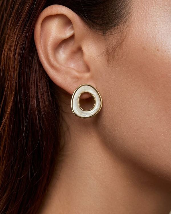 Aretes chunky ovalados blancos