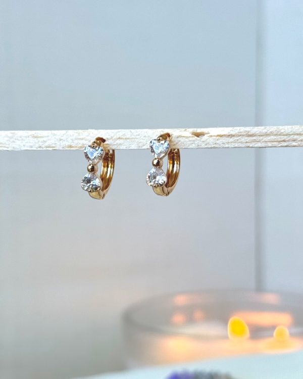 Aretes dormilona corazones de cristal
