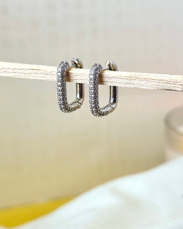 Aretes dormilona eslabón con brillos